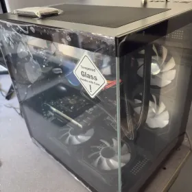Pc Aquarium Gaming, RGB piloté par télécommande - Ryzen 7 - 16 Go de mémoire - NVME 1To - RTX5060Ti