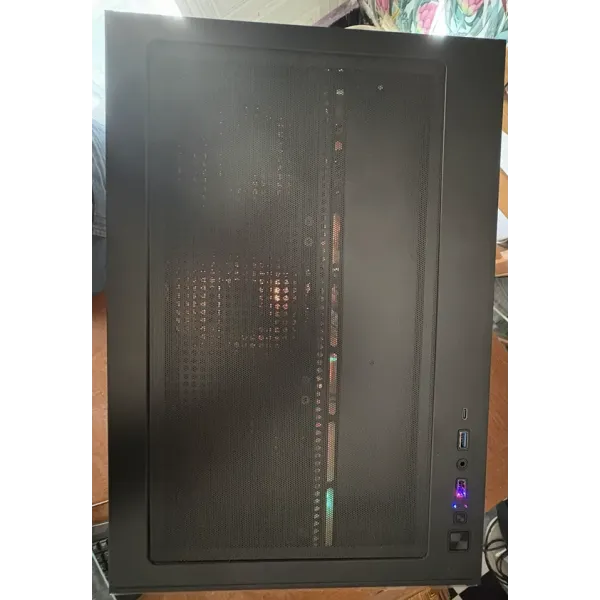 PC Gamer Reconditionné Aquarium RGB - RTX 2080 Ti (11 Go) / Ryzen 5-500 / NVME 500Go / 16Go ram